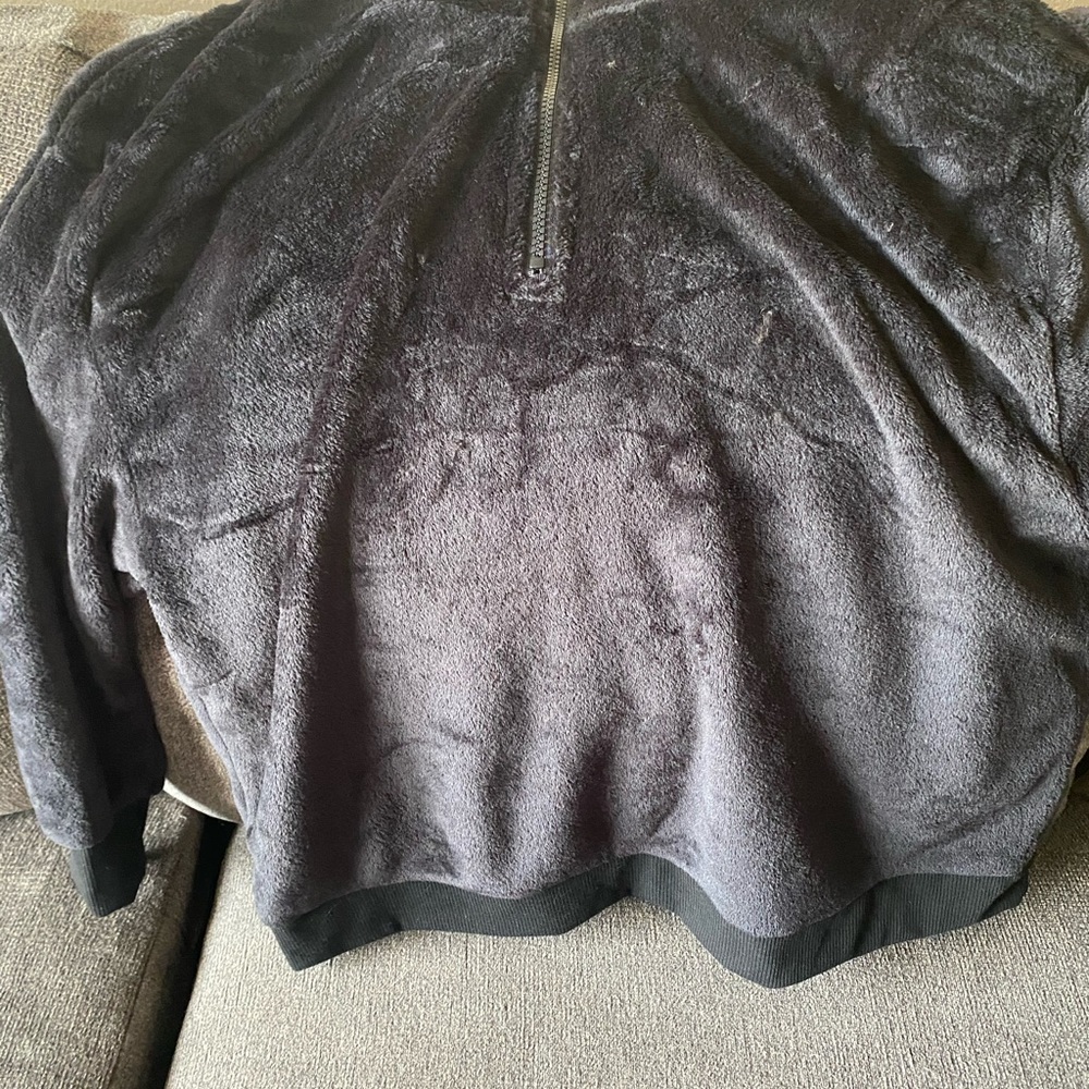 Size large NWOT. NEVER worn velour feeling top. - Picture 4 of 5